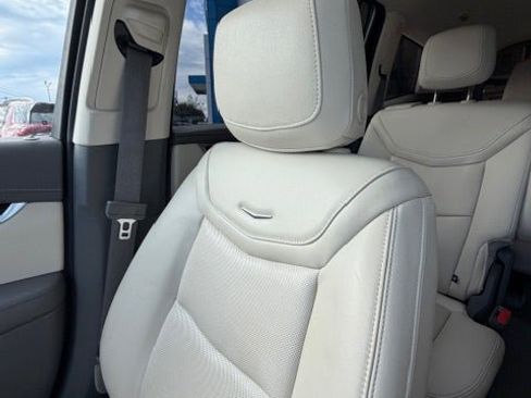 Used 2022 Cadillac XT6 Premium Luxury w/ Technology Package image 15