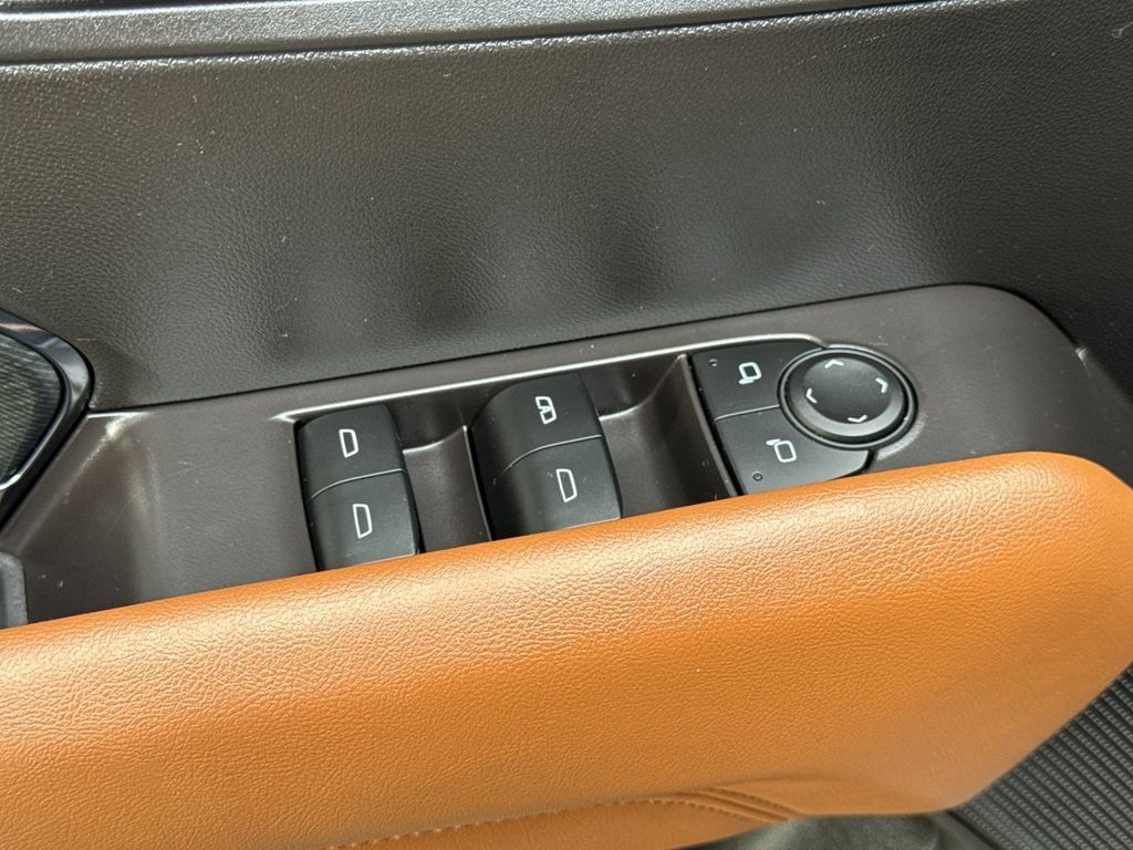 Used 2025 GMC Canyon AT4 AWD/4WD image 11
