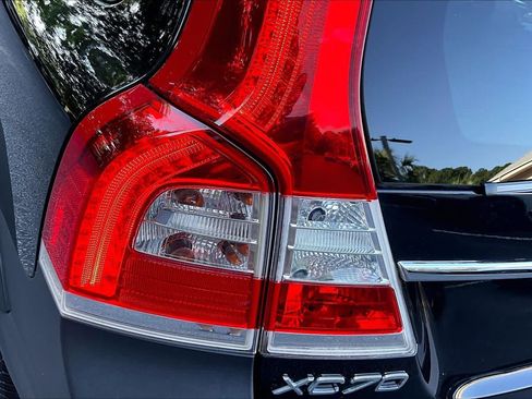 Used 2016 Volvo XC70 T5 Premier w/ Proximity Package AWD/4WD image 29