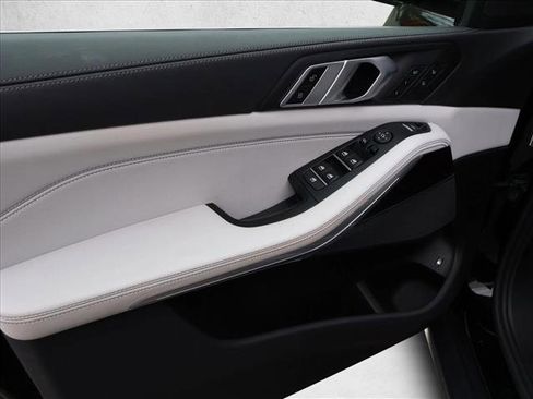 Used 2023 BMW X5 xDrive45e w/ Luxury Seating Package AWD/4WD image 10