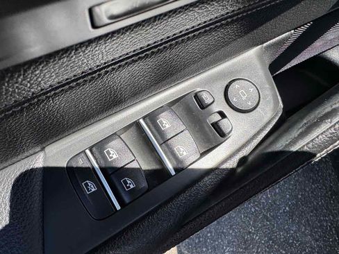 Used 2019 BMW 530i RWD image 28