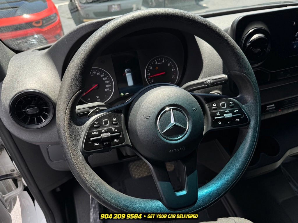 Used 2023 Mercedes-Benz Sprinter 2500 image 13