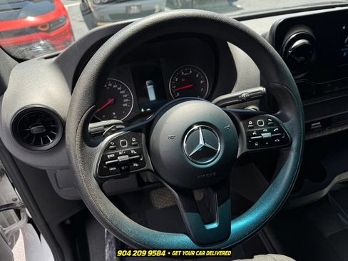 Used 2023 Mercedes-Benz Sprinter 2500 image 13
