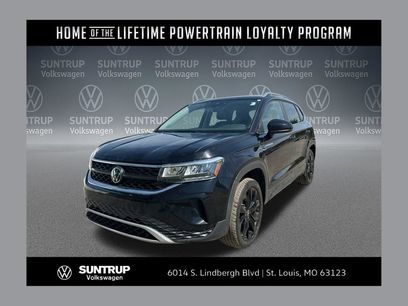 Used 2023 Volkswagen Taos SE w/ Black Wheel Package