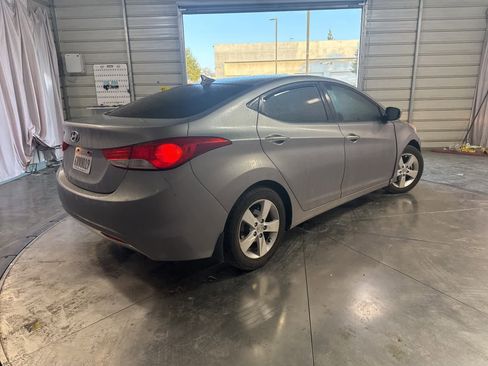 Used 2013 Hyundai Elantra GLS w/ Preferred Pkg image 5