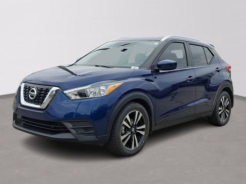 Used 2019 Nissan Kicks SV FWD image 3