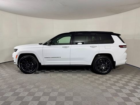 New 2025 Jeep Grand Cherokee L Summit w/ Obsidian Package image 4