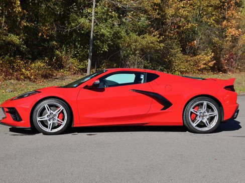 Used 2020 Chevrolet Corvette Stingray Preferred Cpe w/ 2LT Preferred Equipment Group image 2