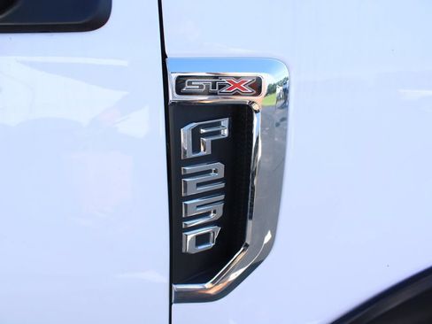 Used 2020 Ford F250 XL w/ STX Appearance Package AWD/4WD image 5