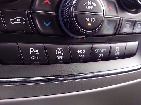 Used 2018 Jeep Grand Cherokee Altitude AWD/4WD image 25