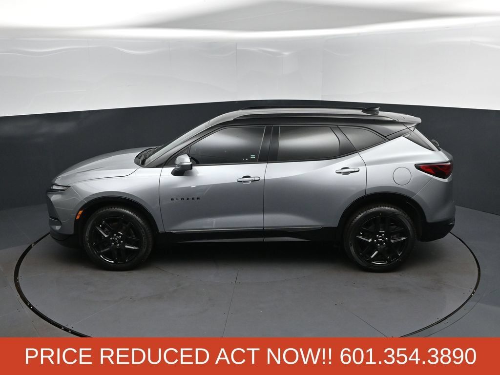 Used 2024 Chevrolet Blazer RS w/ Driver Confidence II Package FWD image 32