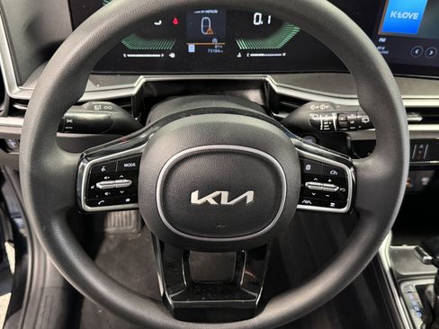 Used 2024 Kia Sorento LX FWD image 16