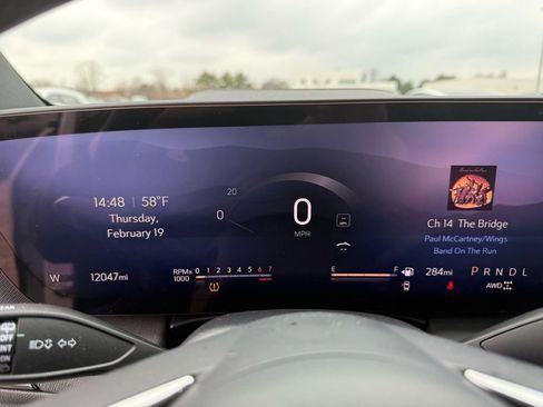 Used 2025 Buick Enclave Sport Touring image 23