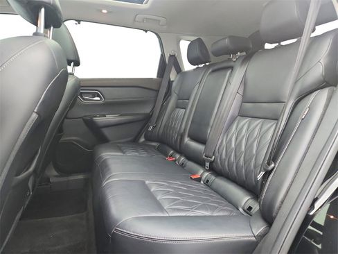 Used 2022 Nissan Rogue Platinum w/ Head-Up Display Package image 23