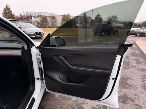 Used 2021 Tesla Model Y Performance AWD/4WD image 16