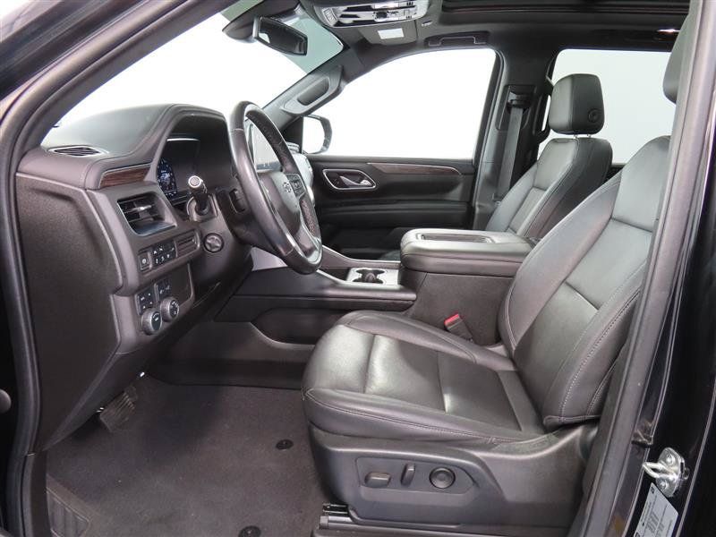 Used 2022 Chevrolet Tahoe Z71 w/ Luxury Package AWD/4WD image 17
