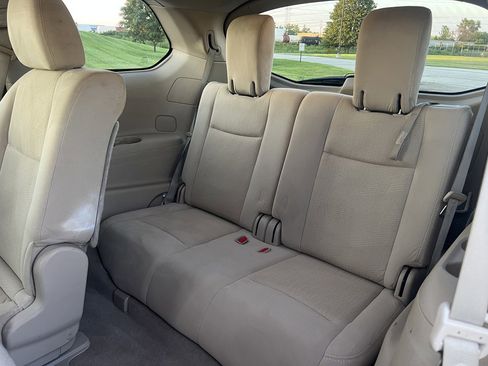 Used 2014 Nissan Pathfinder S image 17