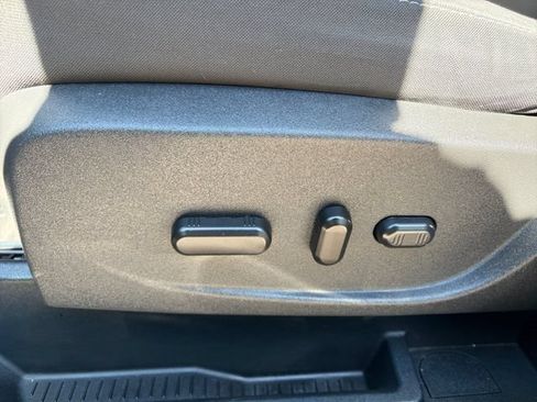 Used 2017 Ford Escape SE AWD/4WD image 15