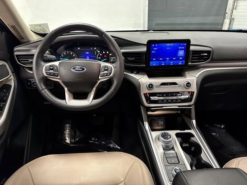 Used 2023 Ford Explorer XLT w/ Equipment Group 202A image 5