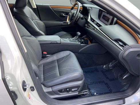 Used 2019 Lexus ES 350 w/ Accessory Package 2 FWD image 13