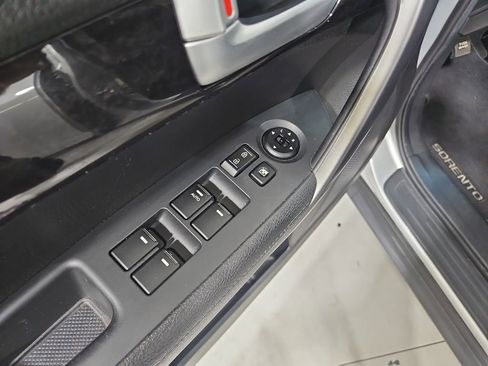 Used 2015 Kia Sorento LX FWD image 12