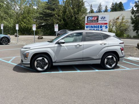 Certified 2024 Hyundai Kona SEL FWD image 2
