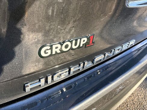 Certified 2021 Toyota Highlander XLE image 10