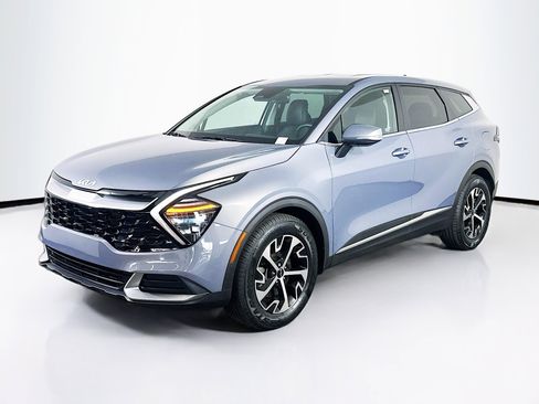 Used 2024 Kia Sportage EX image 3