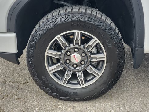 Used 2025 GMC Sierra 1500 AT4 AWD/4WD image 10