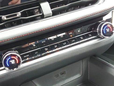 New 2026 Chevrolet Equinox RS w/ LPO, Floor Liner Package image 17