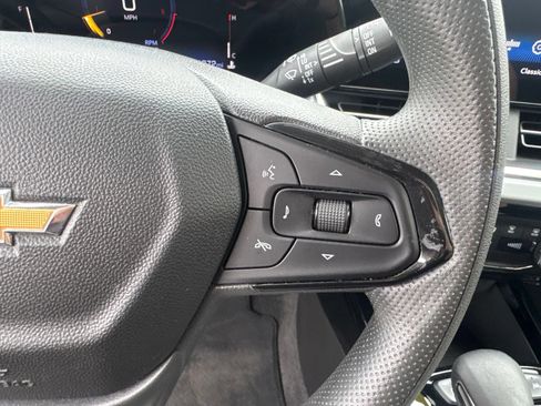 Used 2025 Chevrolet Trax LT FWD image 21