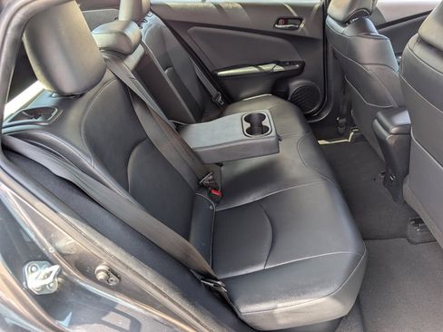 Used 2017 Toyota Prius Four w/ Premium Convenience Package FWD image 5