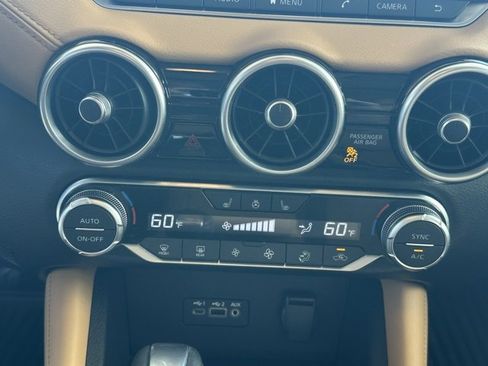Used 2022 Nissan Sentra SV w/ SV Premium Package image 31