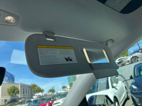 Used 2021 Tesla Model Y Long Range image 29