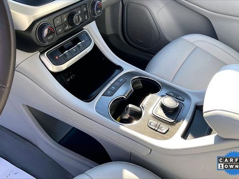 Used 2023 GMC Acadia SLT image 18