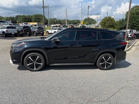 Used 2021 Toyota Highlander XSE AWD/4WD image 5