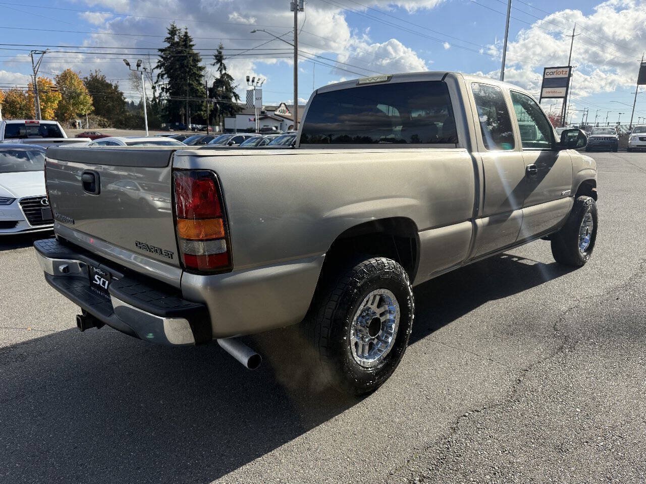 Used 2001 Chevrolet Silverado 2500 LS w/ Firm Ride Suspension Pkg AWD/4WD image 5