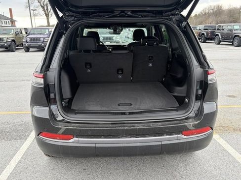 New 2026 Jeep Grand Cherokee Laredo image 7