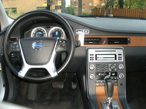 Used 2010 Volvo S80 3.2 image 29