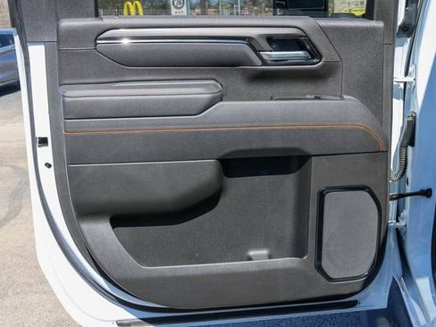 Used 2025 GMC Sierra 2500 AT4 AWD/4WD image 14