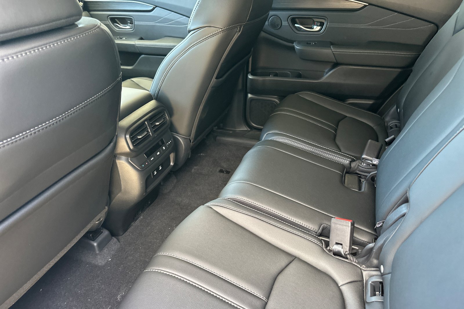 New 2026 Honda Pilot Touring image 11