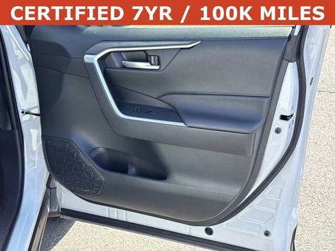 Used 2025 Toyota RAV4 XLE Premium image 8