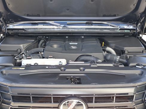 Used 2024 Lexus GX 550 w/ Accessory Package (31) AWD/4WD image 33