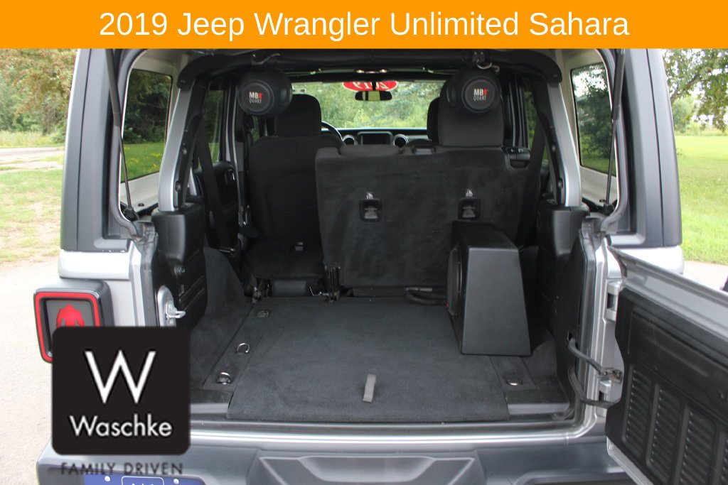 Used 2019 Jeep Wrangler Unlimited Sahara AWD/4WD image 13