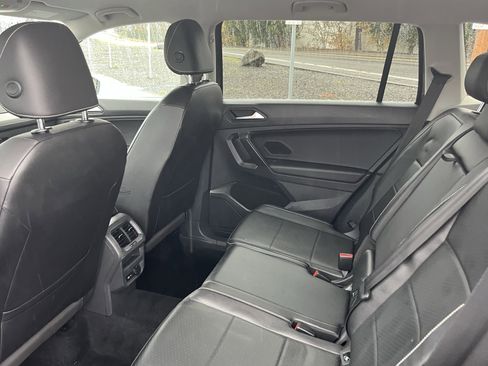 Used 2021 Volkswagen Tiguan SE image 13