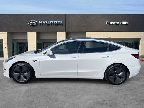 Used 2018 Tesla Model 3 Long Range image 3
