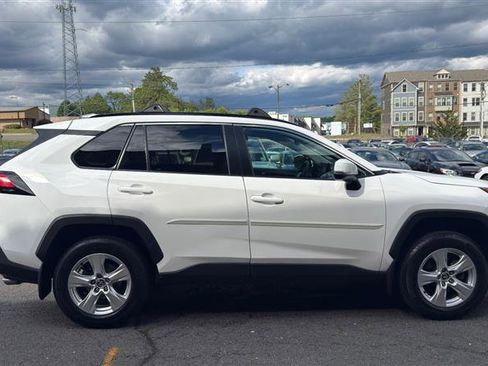 Used 2021 Toyota RAV4 XLE AWD/4WD image 13