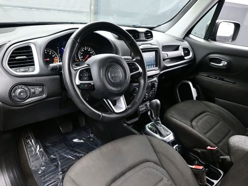 Used 2019 Jeep Renegade Latitude image 11