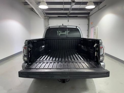 Used 2021 Toyota Tacoma SR AWD/4WD image 8