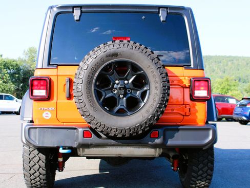 Used 2023 Jeep Wrangler Unlimited w/ Cold Weather Group AWD/4WD image 10